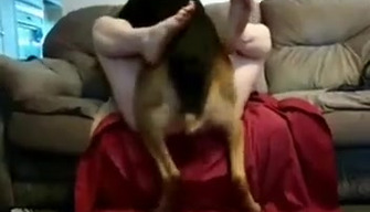 La grasa amante del sexo con un perro pastor, xxx zoo